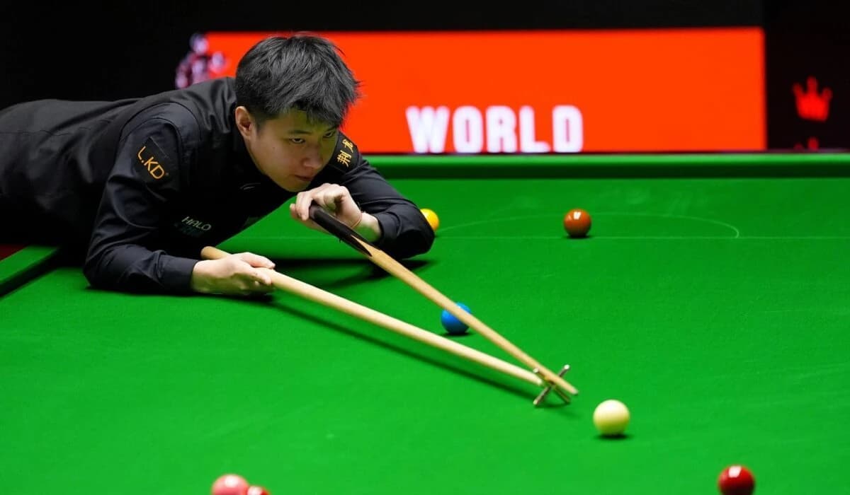 “Blestemul de la Crucible” continuă. Campionul mondial en-titre, Zhao Xintong, OUT din sferturi