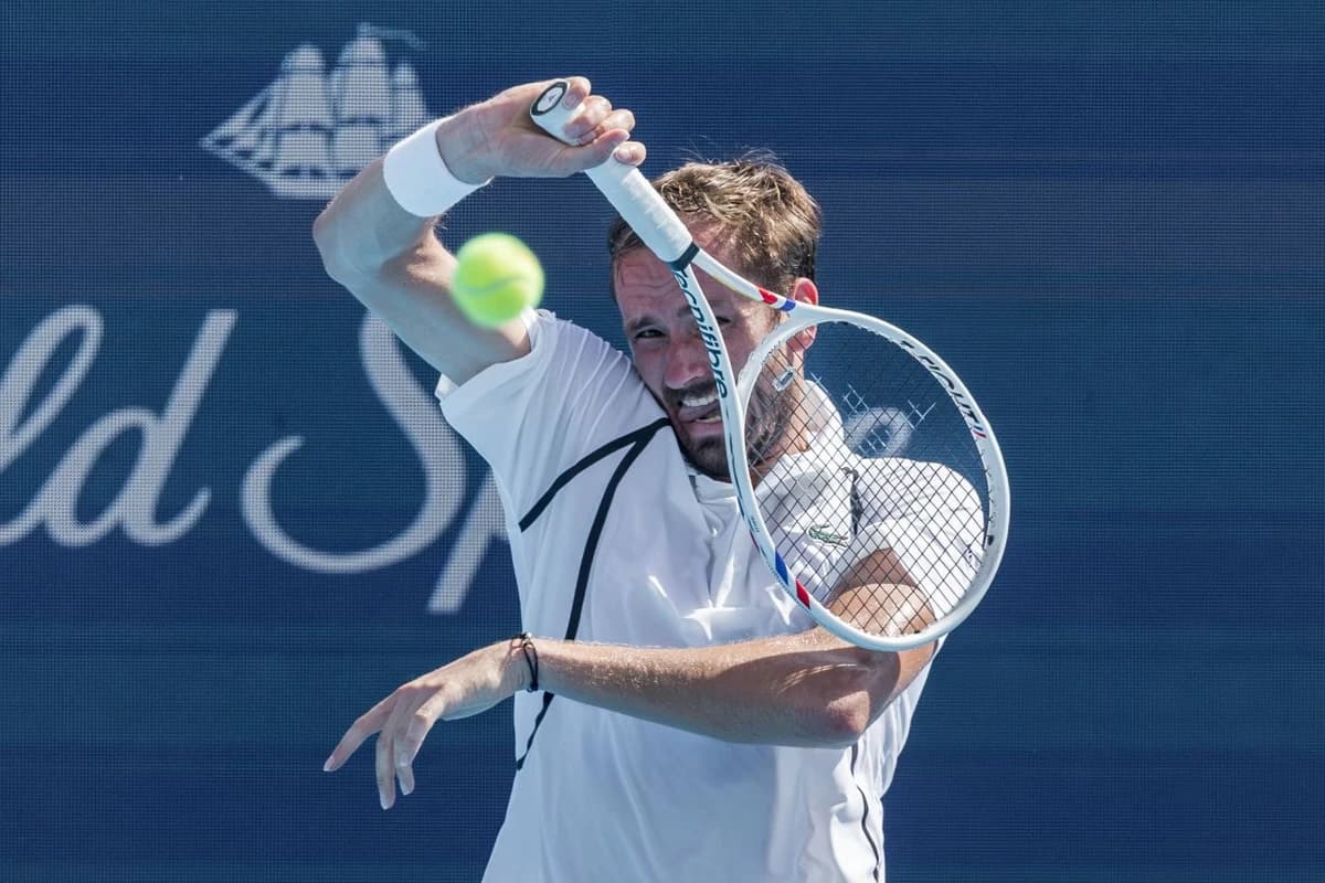 „Boxerul” Medvedev acuză ATP de un regulament diabolic: rusul „s-a răzbunat” pe suprafața de joc, la