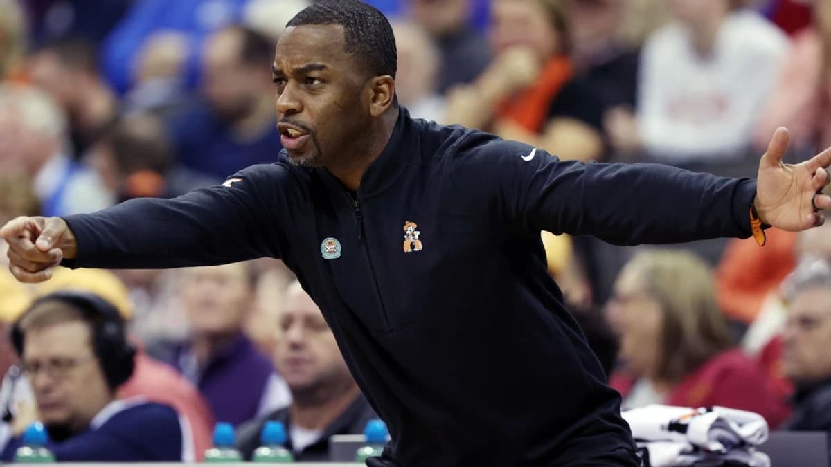 Boynton agrees to 2-year deal as Michigan coach