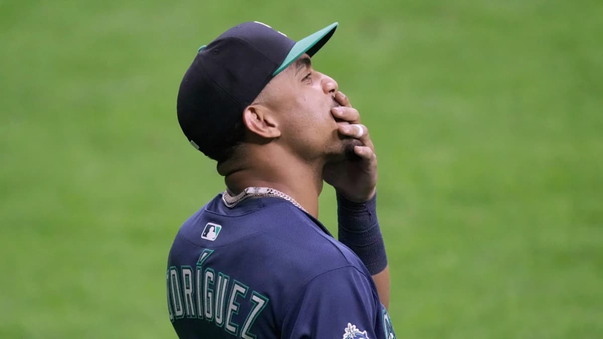 Brewers' 22-0 blowout of the Mariners headlined by brutal Julio Rodríguez mental gaffe