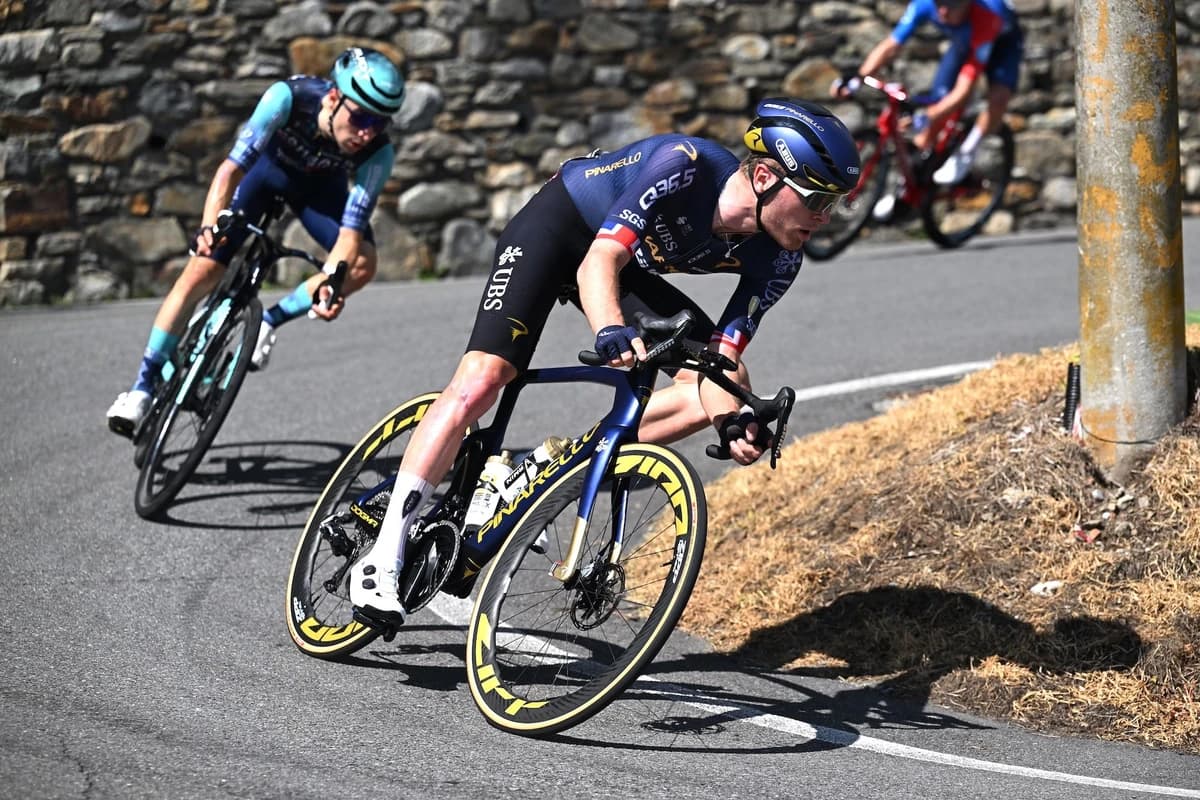 British National Championships: Fred Wright outsprints Lewis Askey and Connor Swift to win elite men