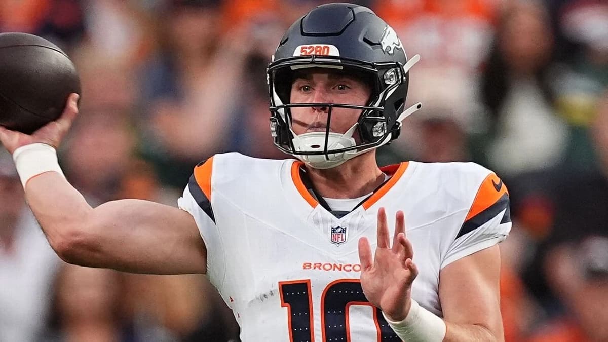 Broncos' Nix throws for TD in return from injury