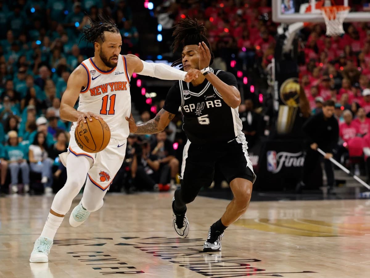 Brunson scores 30 as Knicks upset Spurs in NBA Finals opener