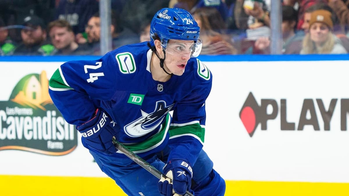 Buium signs 8-year, $75.04 million contract with Canucks