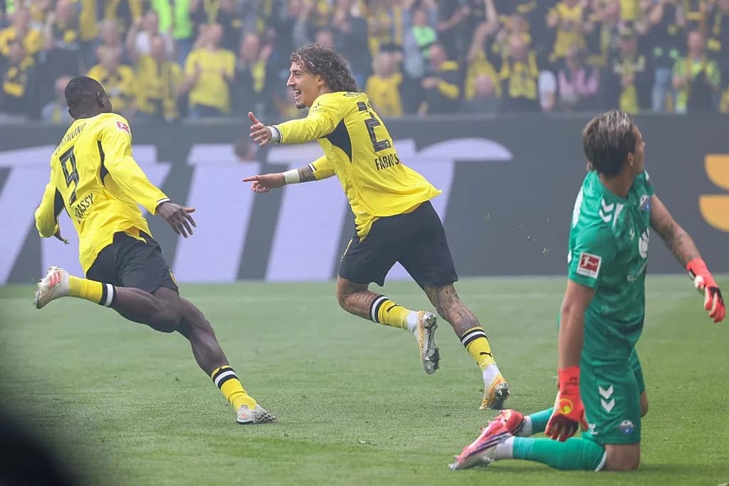 Bundesliga: Borussia Dortmund and Freiburg share top spot