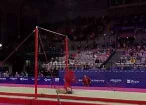 Cădere teribilă la Jocurile Commonwealth-ului! Un gimnast de 19 ani s-a lovit cu capul de saltea, ia