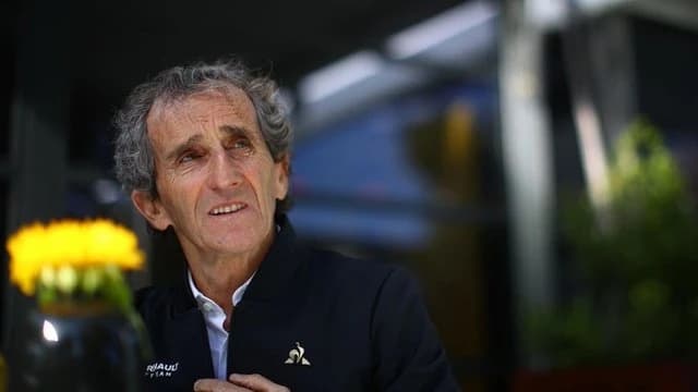 Campionul mondial de Formula 1, Alain Prost, a fost victima unui jaf. El a fost rănit la cap