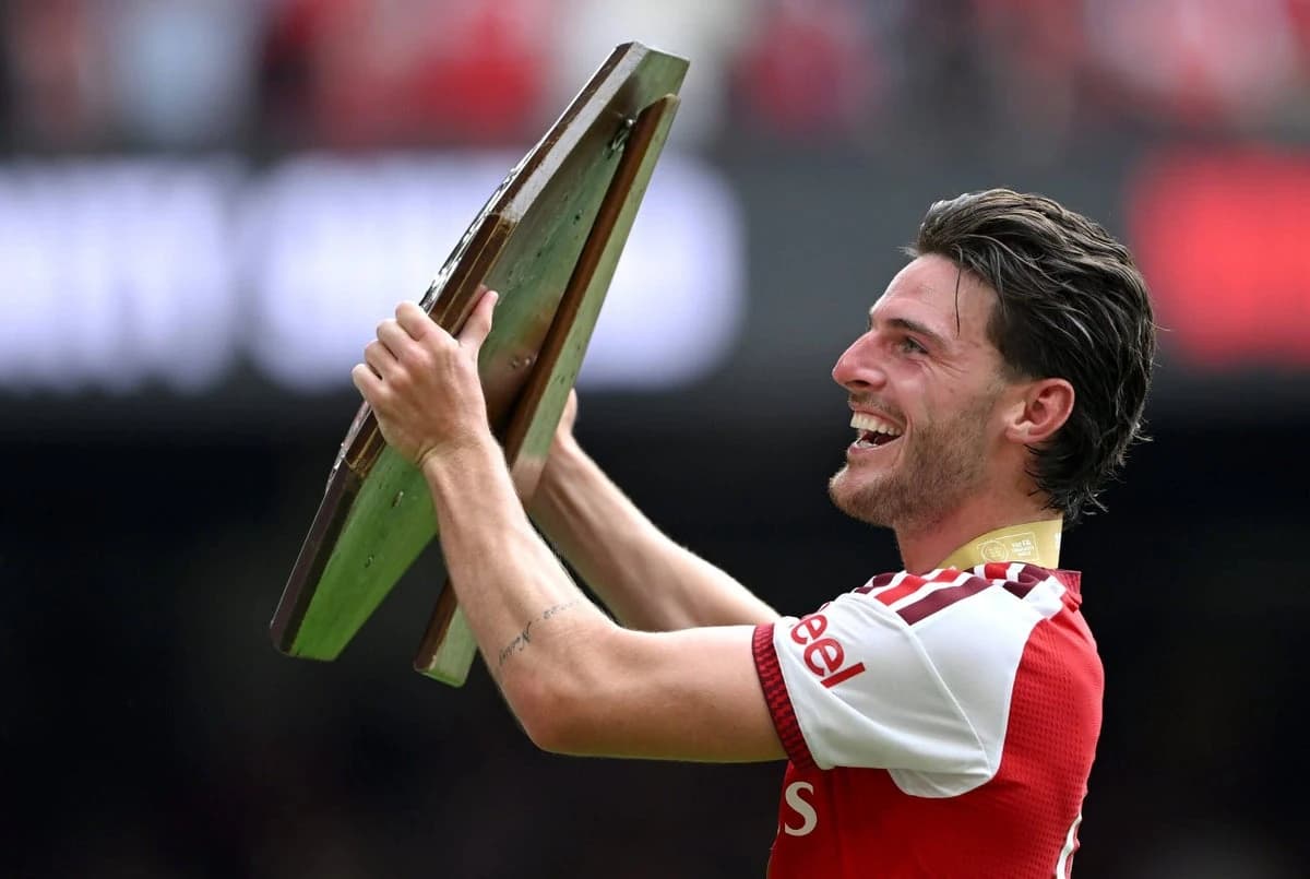 Can anyone stop Arsenal from winning the Premier League again?