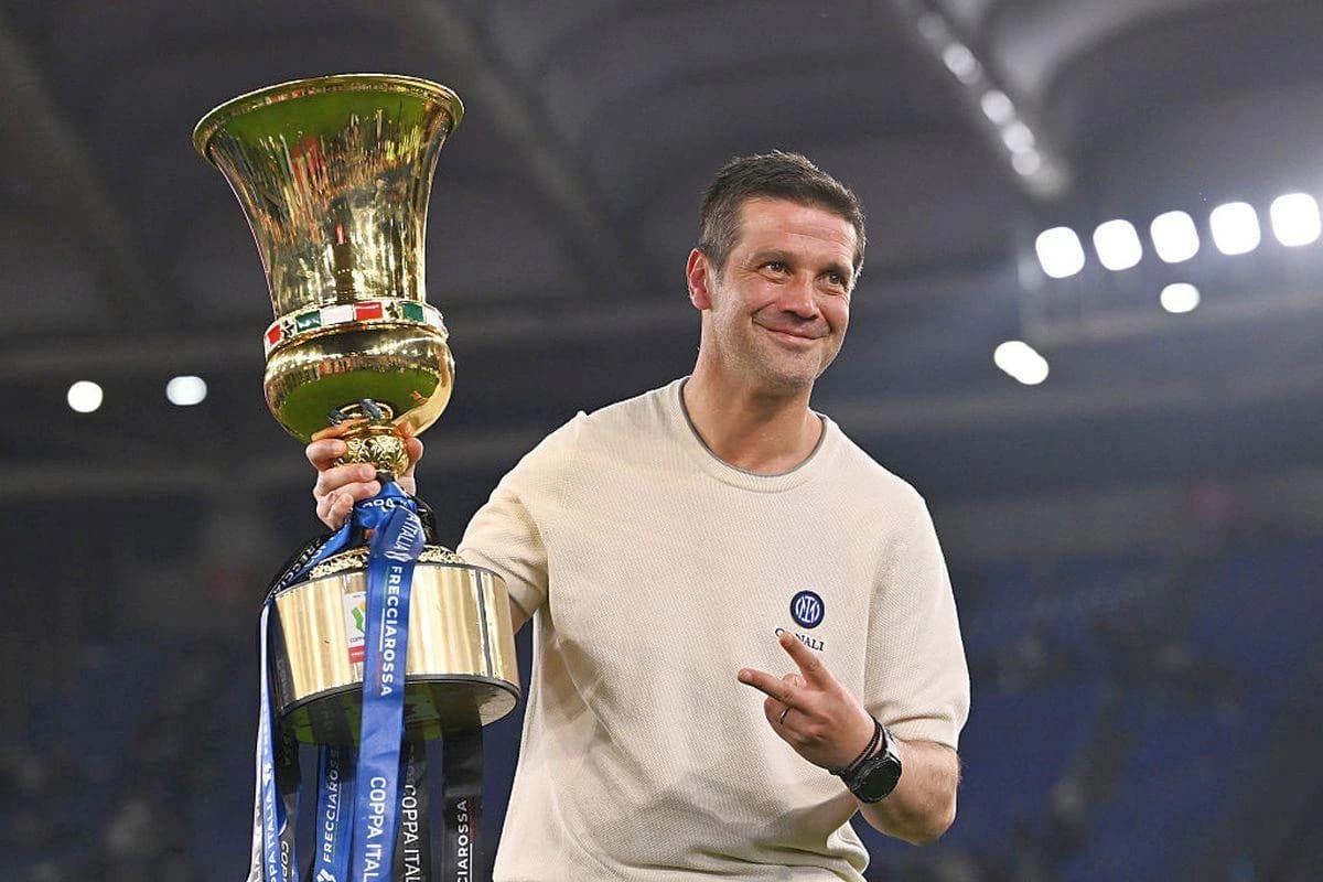 Când și pe cine va înfrunta Cristi Chivu pentru al treilea trofeu la Inter » Pe ce stadion s-ar pute