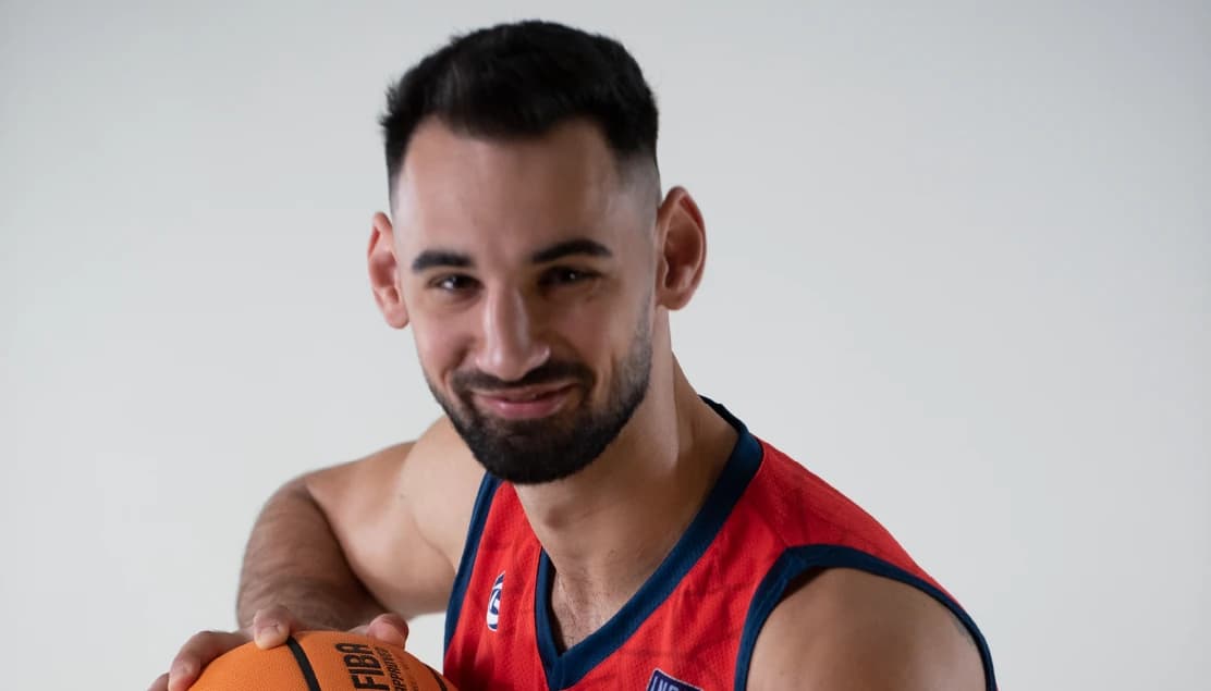 Căpitanul naționalei de baschet masculin, Bogdan „Bobe” Nicolescu, a schimbat tabăra și a semnat cu