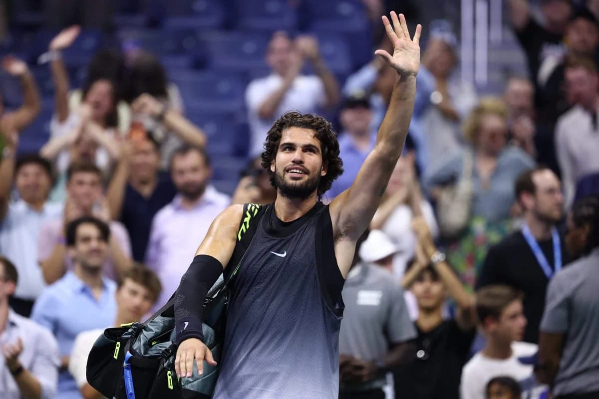 Carlos Alcaraz lost his U.S. Open title at 3:33 a.m. Then he grinned like a Cheshire cat