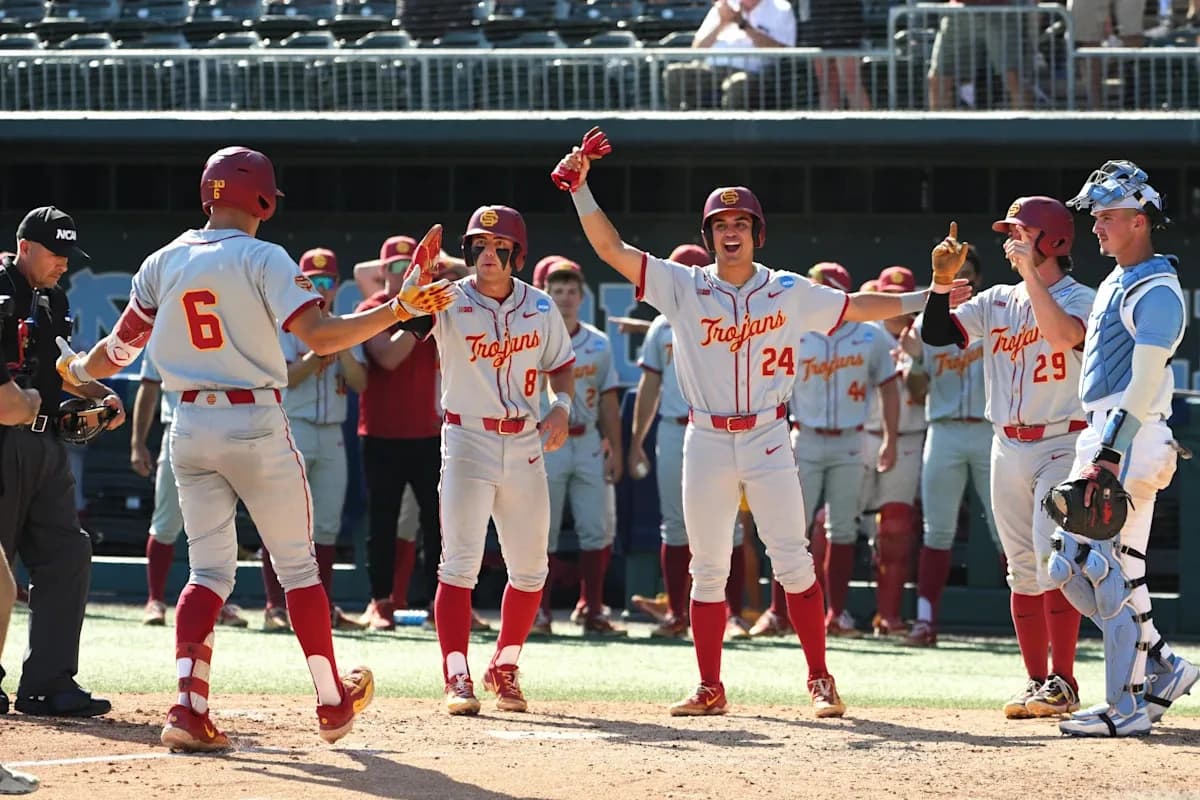 Carolina baseball squanders lead, loses Game 1 to USC