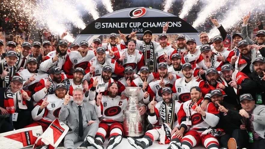 Carolina Hurricanes a câştigat Cupa Stanley după 20 de ani! 3-0 cu Vegas Golden Knights, în meciul 6