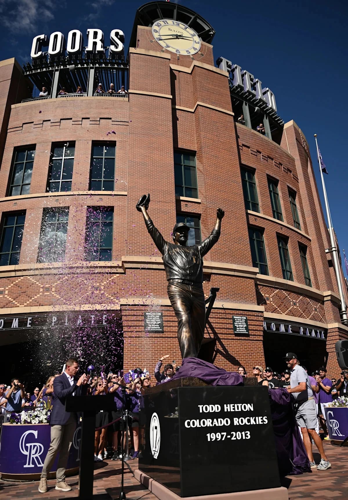 Carrigg's 2-run single in 7th lifts Rockies to 5-3 win, moving Mariners to verge of elimination