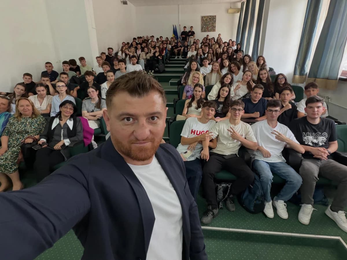 Cătălin Moroșanu, în campanie anti-bullying, în liceele din Gorj