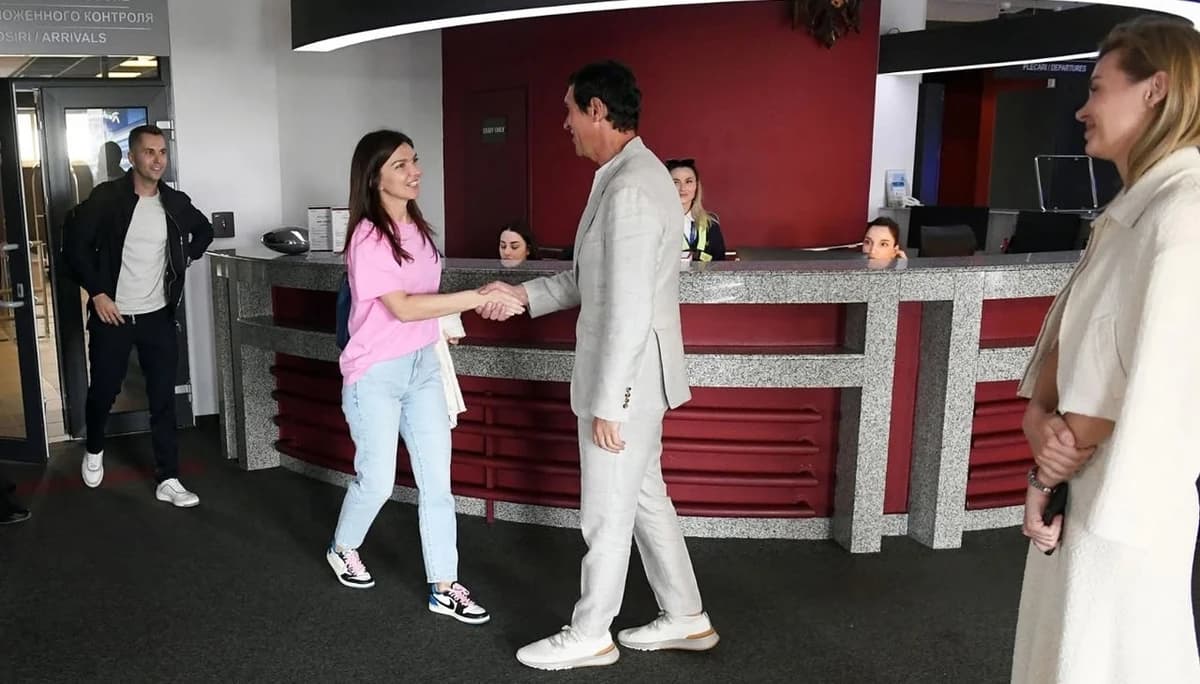Ce a găsit Simona Halep în camera de hotel din Chişinău, deasupra patului