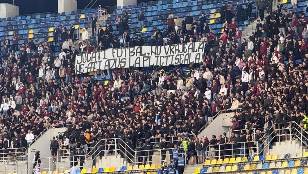 Ce au scandat fanii Rapidului, imediat după golul giuleștenilor din derby-ul cu Dinamo + Acuzații gr