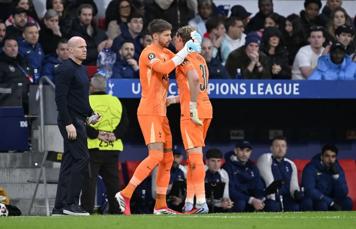Ce surpriză! Fotbalistul umilit de antrenor în Champions League semnează pe cinci ani