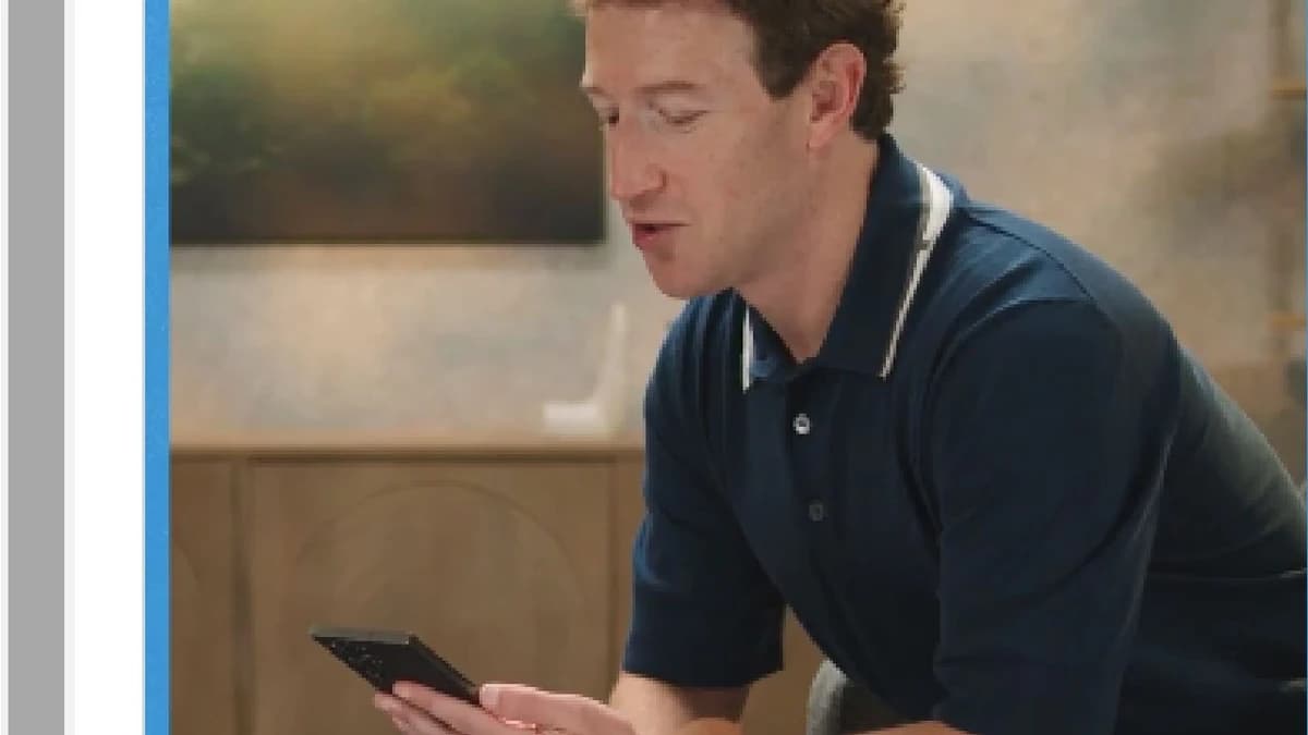 Ce telefon are Mark Zuckerberg