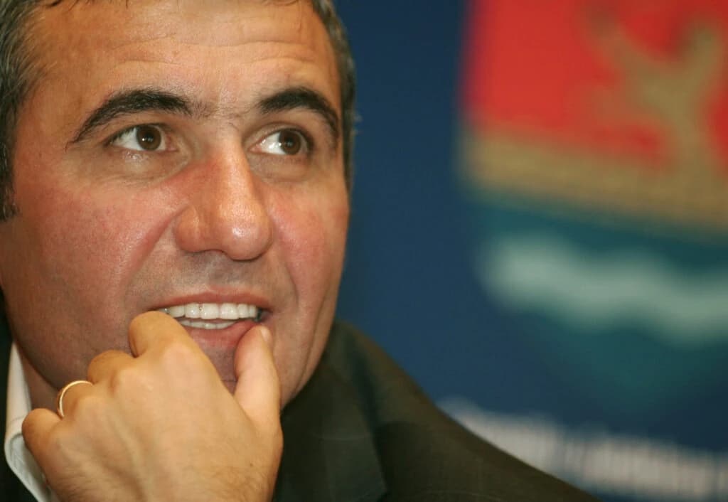 Cele mai bune clasări ale românilor în istoria Balonului de Aur. Gheorghe Hagi, cel mai aproape de t