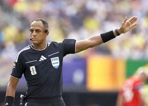 „Central” controversat la Anglia - Argentina » „Arbitrul preferat al lui Leo Messi” are o statistică