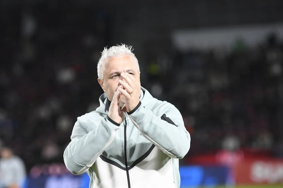 CFR Cluj - Dinamo, de la 19:00, în etapa a 13-a din Superliga României. Are ac Șumi de cojocul portu