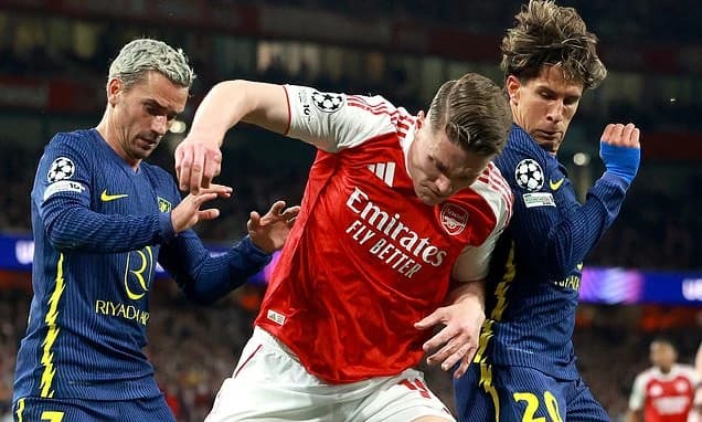 Champions League legend jokes UEFA should have 'CANCELLED' Arsenal vs Atletico Madrid during first h
