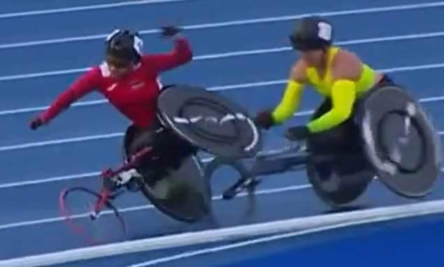 Chaos at the Commonwealth Games as HUGE crash in wheelchair race forces organisers to order a re-run