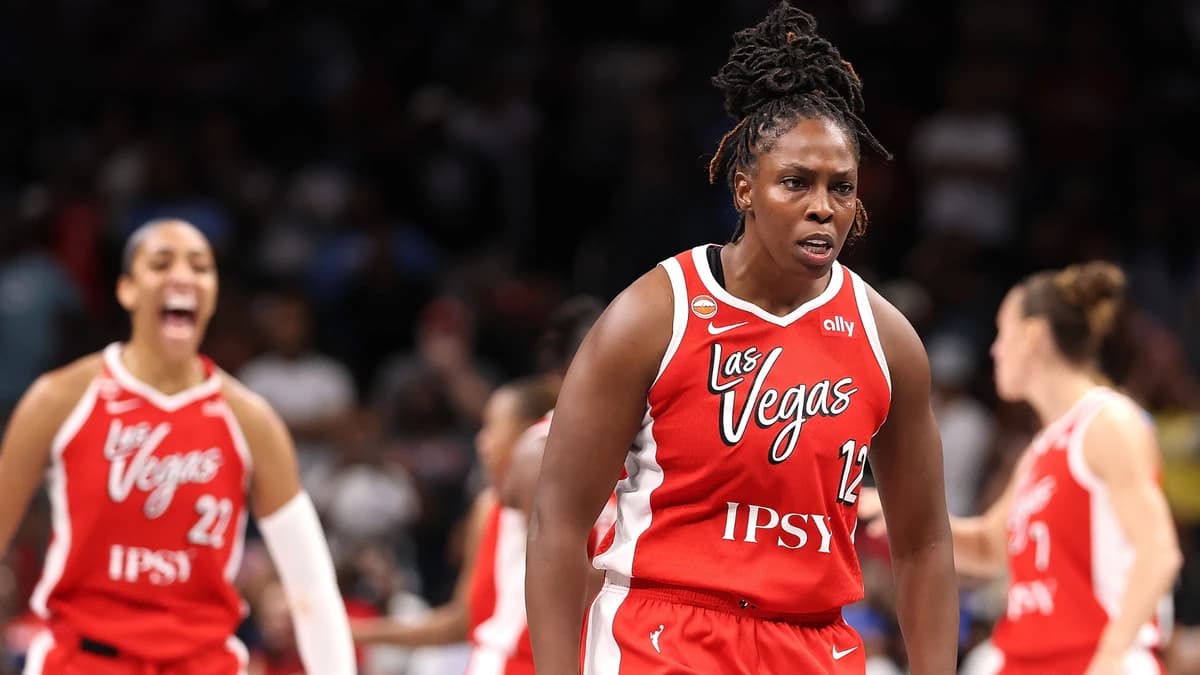 Chelsea Gray proves she's still the most clutch player in the WNBA with last-second heroics against