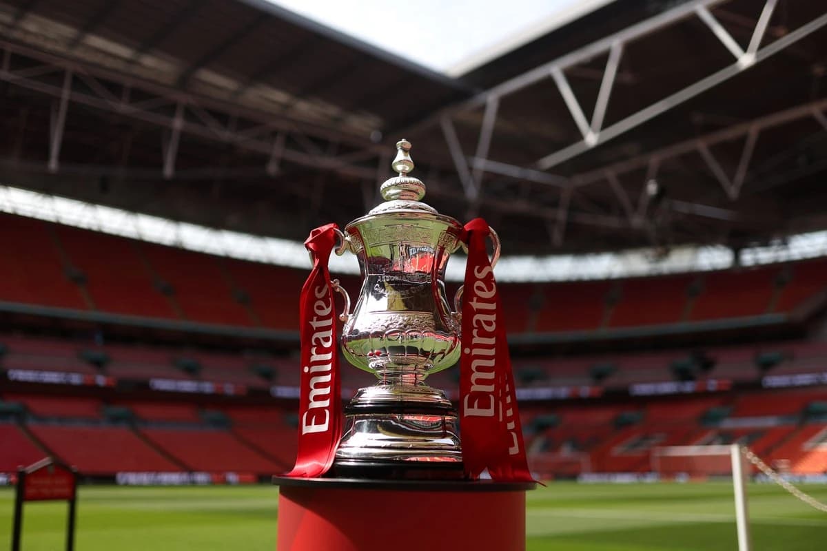Chelsea v Man City LIVE: FA Cup final build-up and team news as Blues make late call on trio