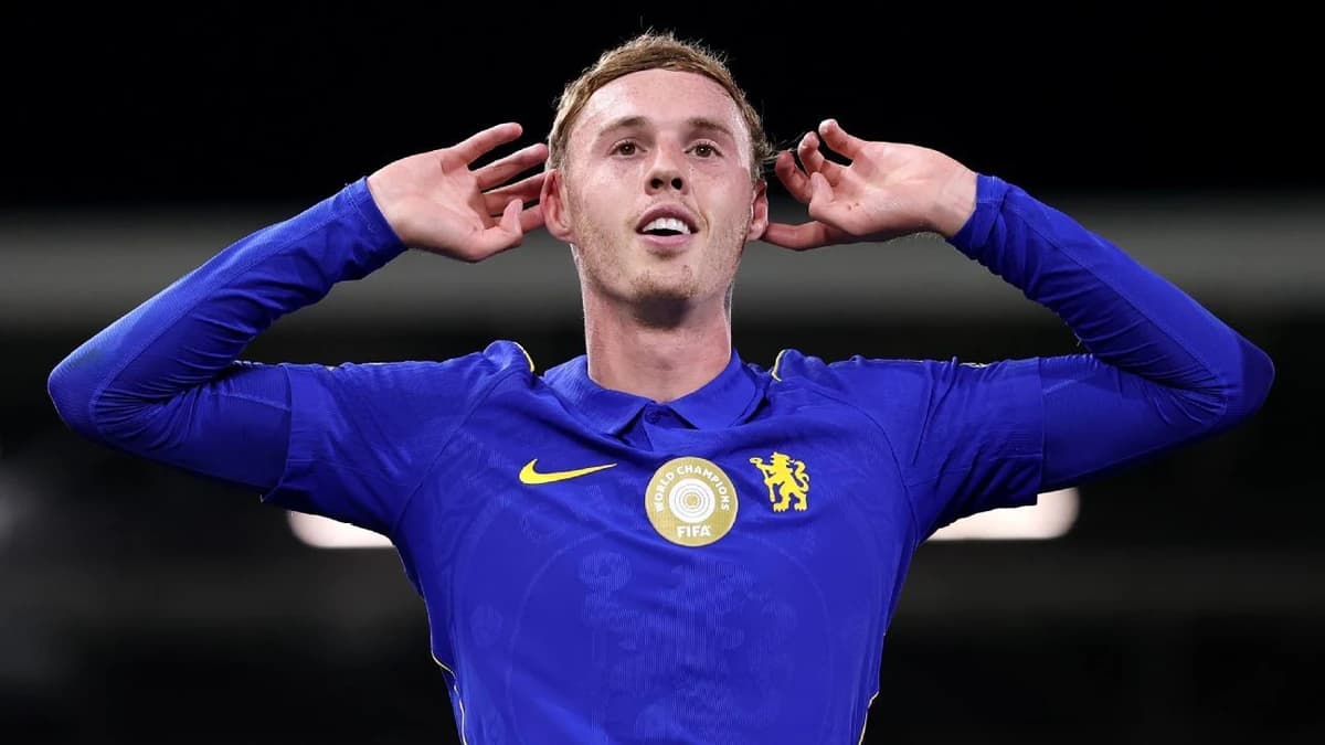 Chelsea's Palmer signs new contract until 2034
