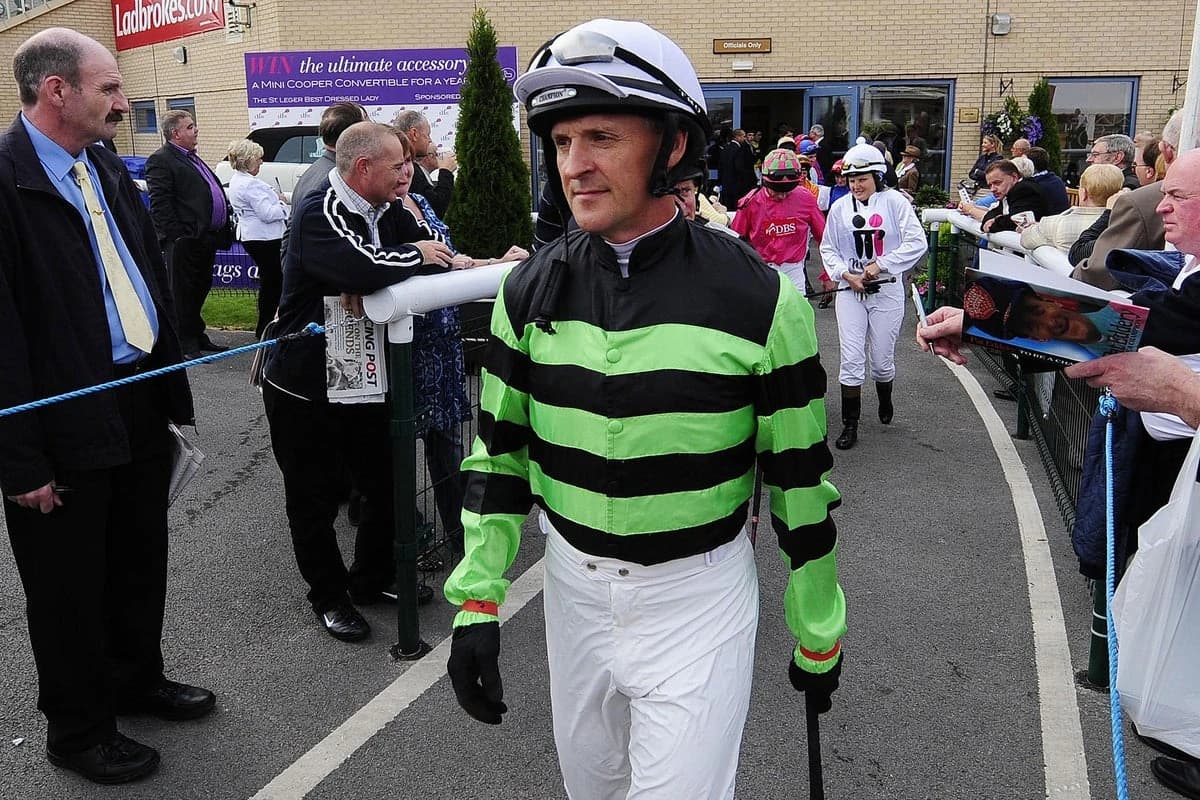 Cheltenham Gold Cup-winning jockey Graham Bradley dies aged 65 after dementia battle