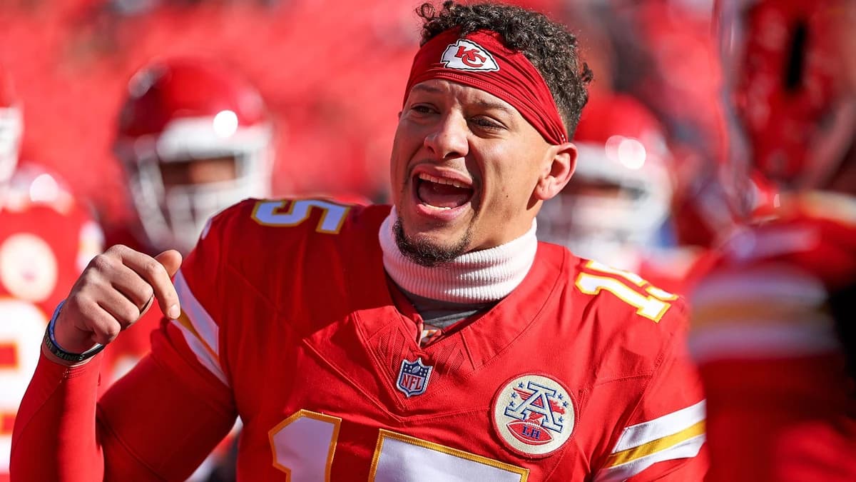 Chiefs rework Patrick Mahomes' contract as quarterback becomes NFL's first half a billion dollar pla