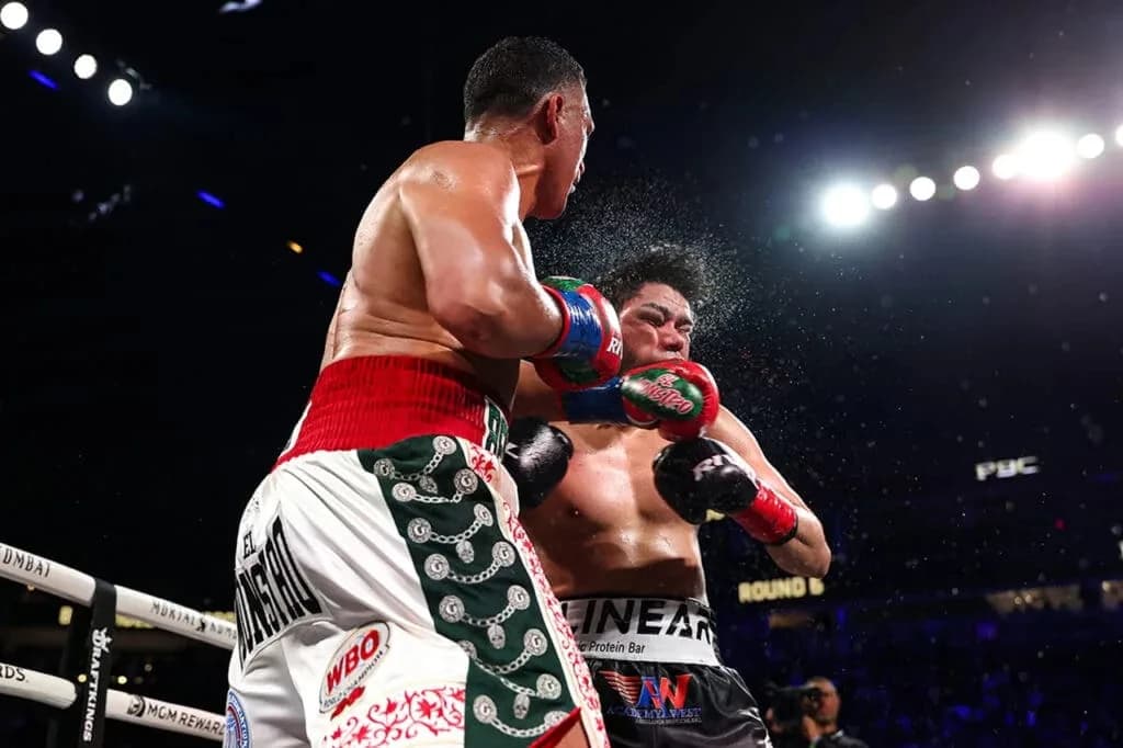 Christmas Cracker: David Benavidez Returns on Dec. 5