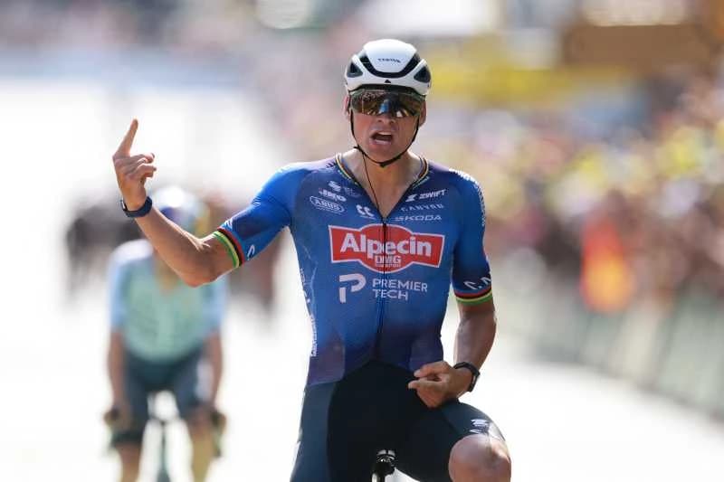 Ciclism Mathieu van der Poel, învingător în etapa a 9-a a Turului Franței