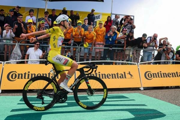 Ciclism: Pogacar şi Vingegaard, treziţi în plină noapte pentru un control antidoping