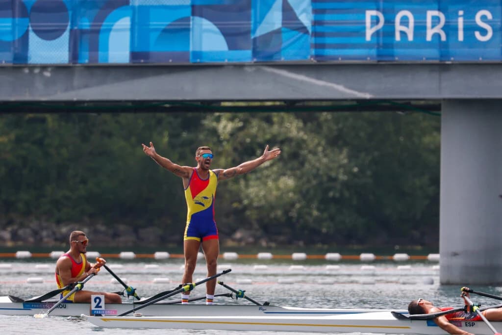 Cinci echipaje românești intră marți pe apă la Campionatele Mondiale de canotaj. Cornea și Enache, î