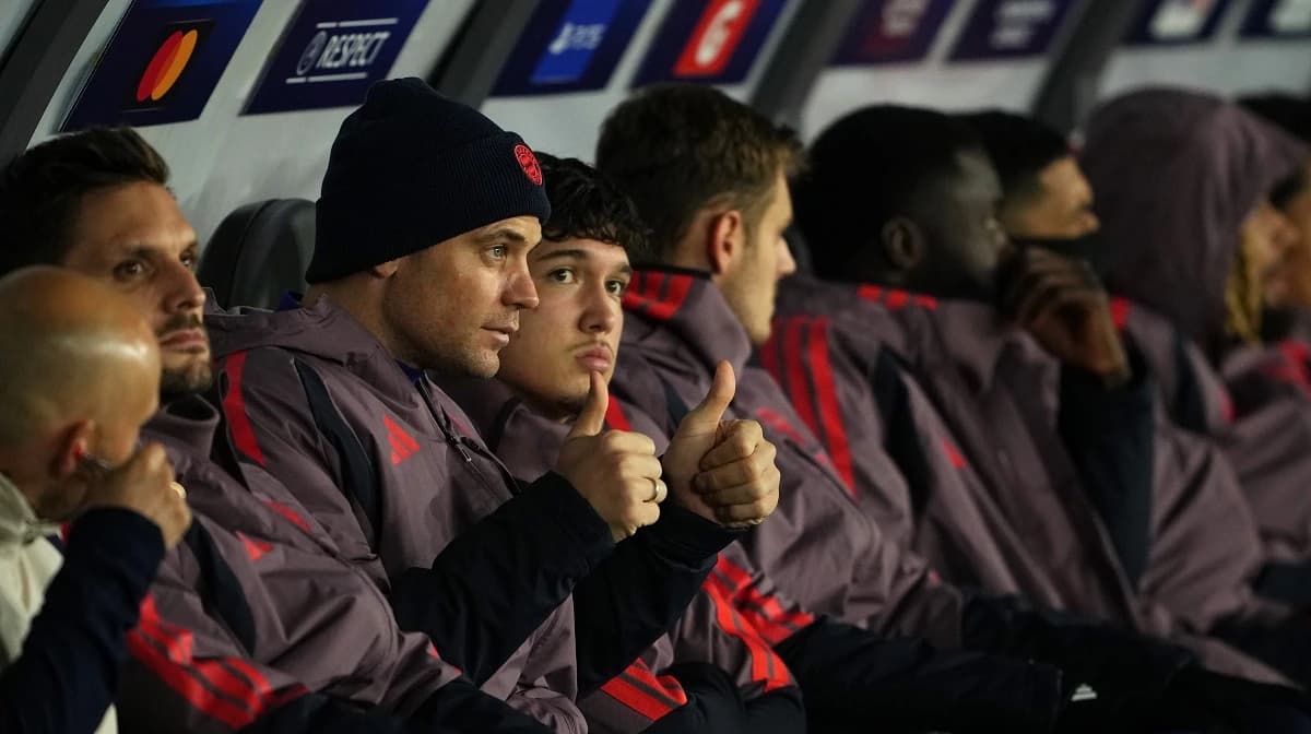Cine e David, românul care a stat pe banca lui Bayern în meciul de aseară din UEFA Champions League: