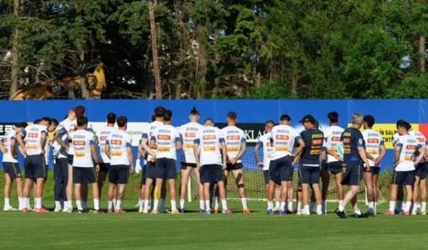 Cine sunt cei 23 de tricolori aleși de Gică Hagi pentru meciul Georgia – România. Fotbaliștii rămași