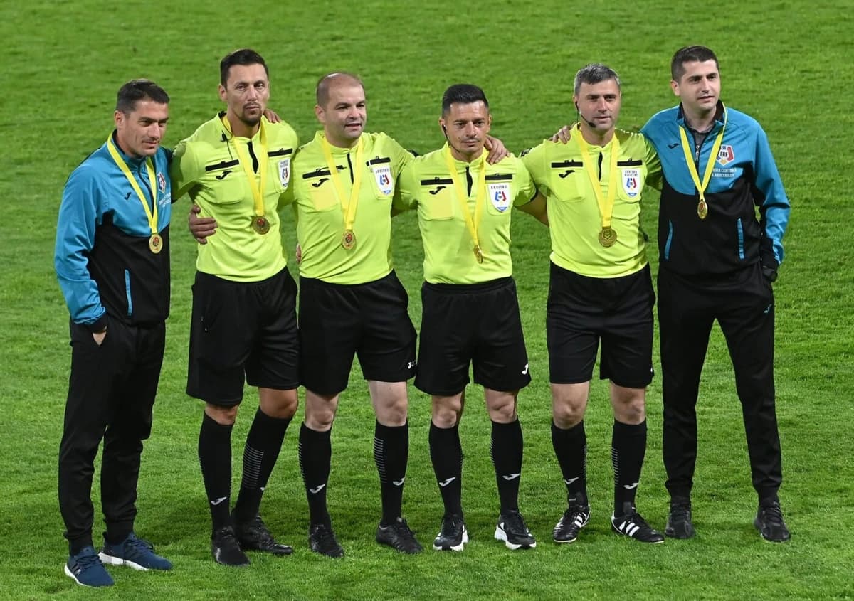 Cine va arbitra finala Superligii între Universitatea Craiova și U Cluj. În camera VAR e trimis omul