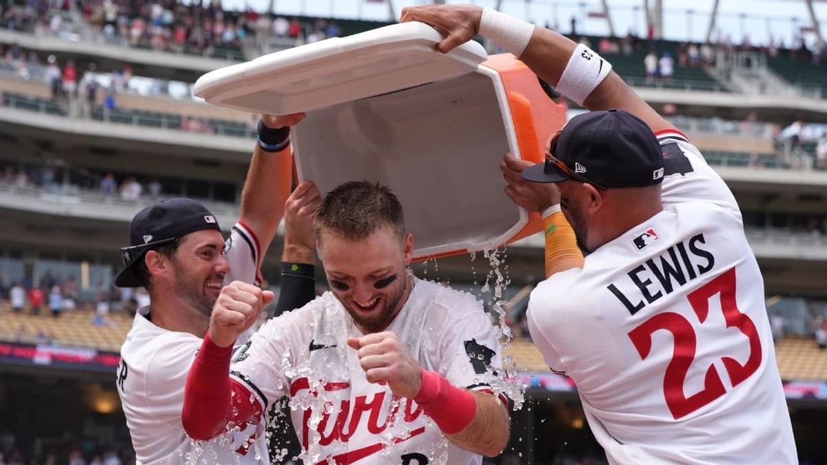 Clemens walk-off slam quells sting of '25 selloff