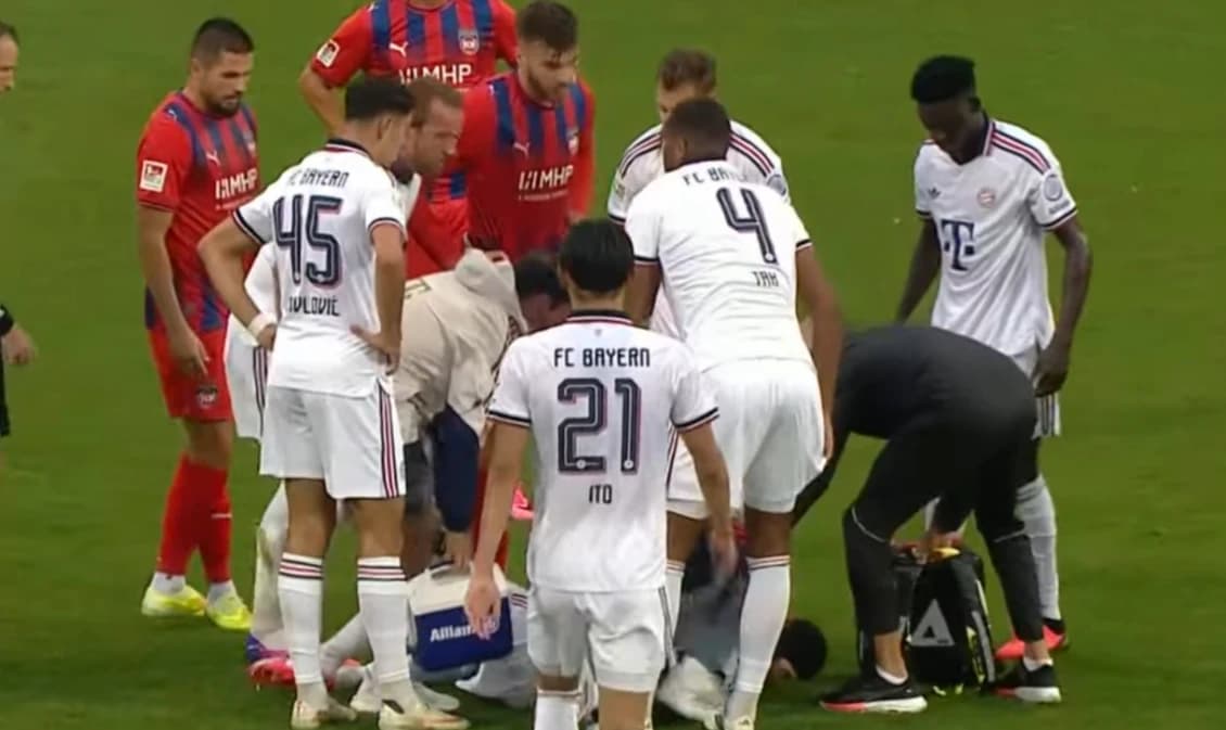 Clipe de panică la Bayern! Jamal Musiala a leșinat din nou pe teren, în decurs de 3 zile