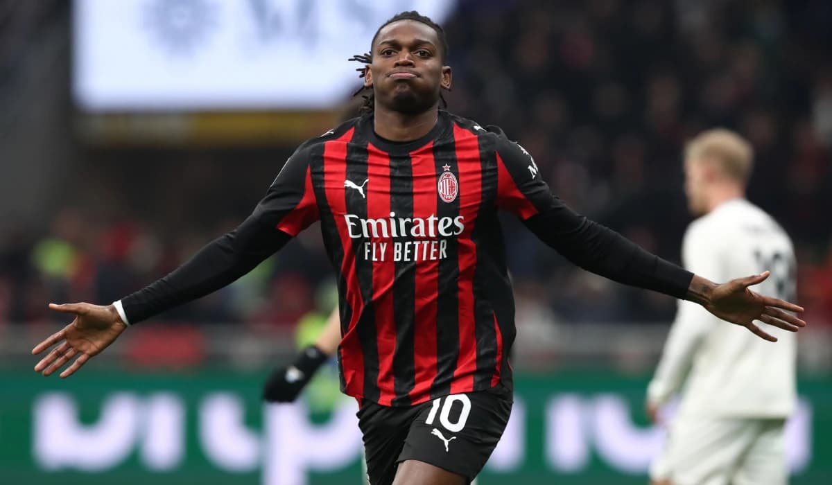 Clubul de top din Premier League interesat de Rafael Leao! Portughezul, între Galatasaray și Fenerba