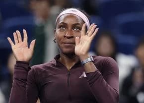 Coco Gauff avansează la Beijing: victorie în fața speranței chineze în vârstă de 16 ani + Momentul d