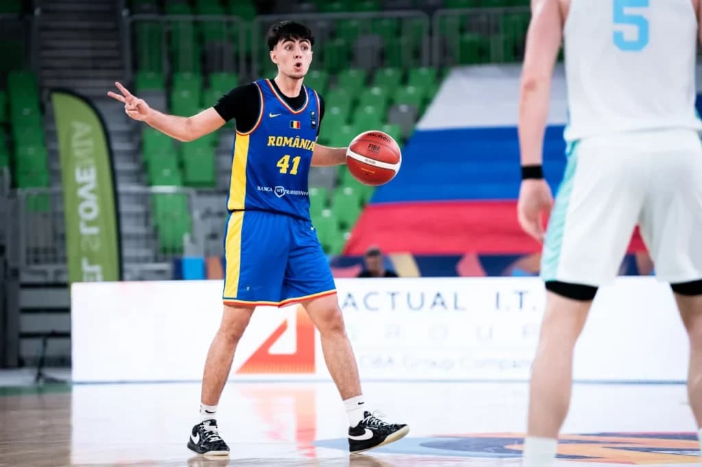 Codruț Dinu, printre liderii EuroBasket U20 înaintea duelului României cu Spania din optimi