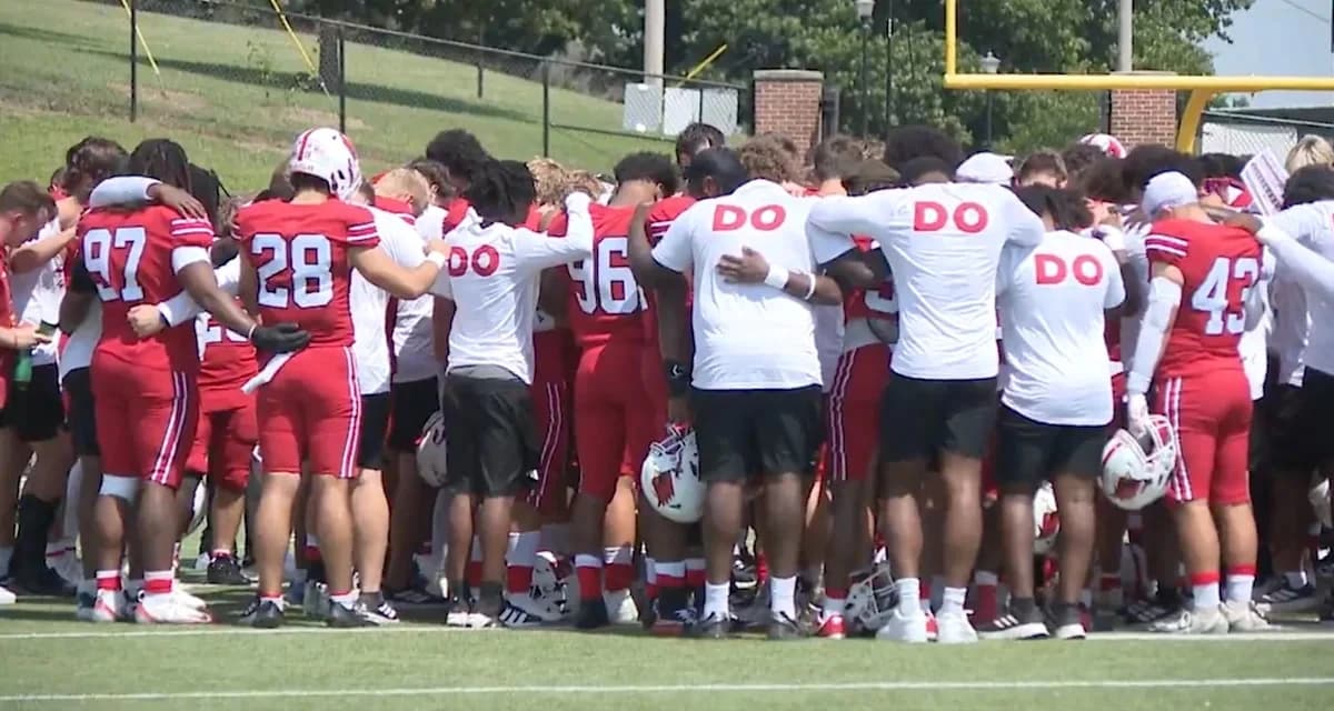 College football player MicahJo Barnett dies shortly after scoring touchdown