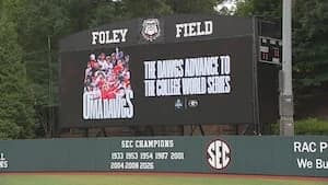 College World Series: No. 3 Georgia advances for first time since 2008
