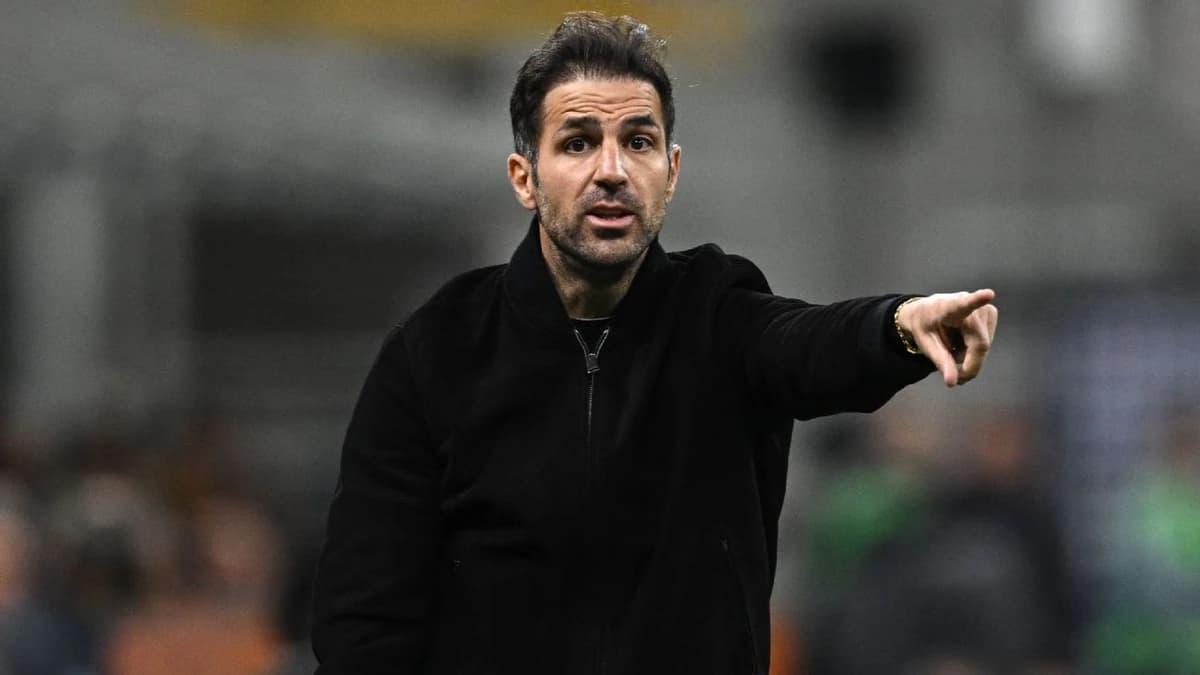 Como chief: Cesc Fàbregas 'free to go to Chelsea'