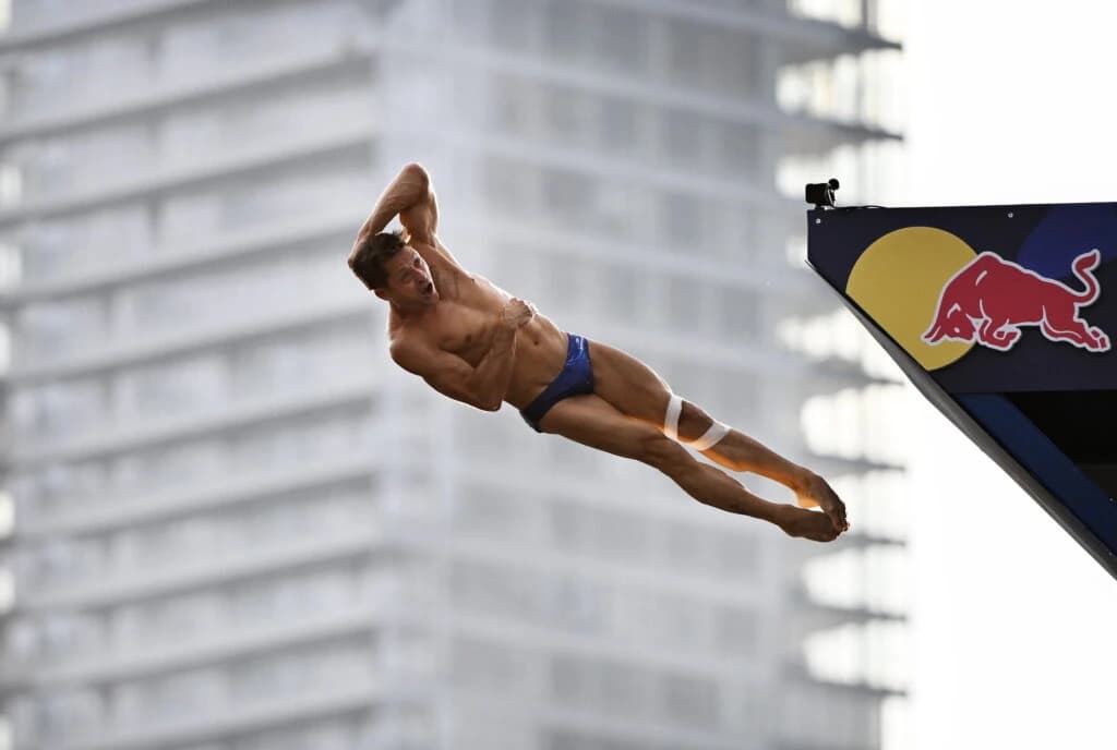 Constantin Popovici, cel mai bun sportiv din Europa în 2025 la sărituri în apă de la mare înălțime,