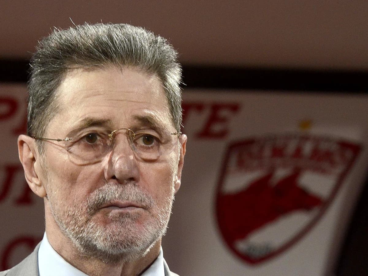 Cornel Dinu ”a făcut iureș”, după ce a văzut noua siglă a lui Dinamo: ”E o rușine! Cine a făcut asta